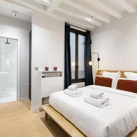 Bright Cosy 2-bed Apt In Paris, Sleeps 4 Appartamento